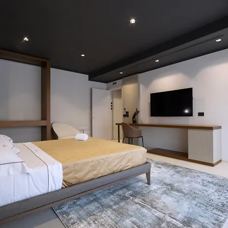לינה וארוחת בוקר Della Lupa Luxury לצ'ה